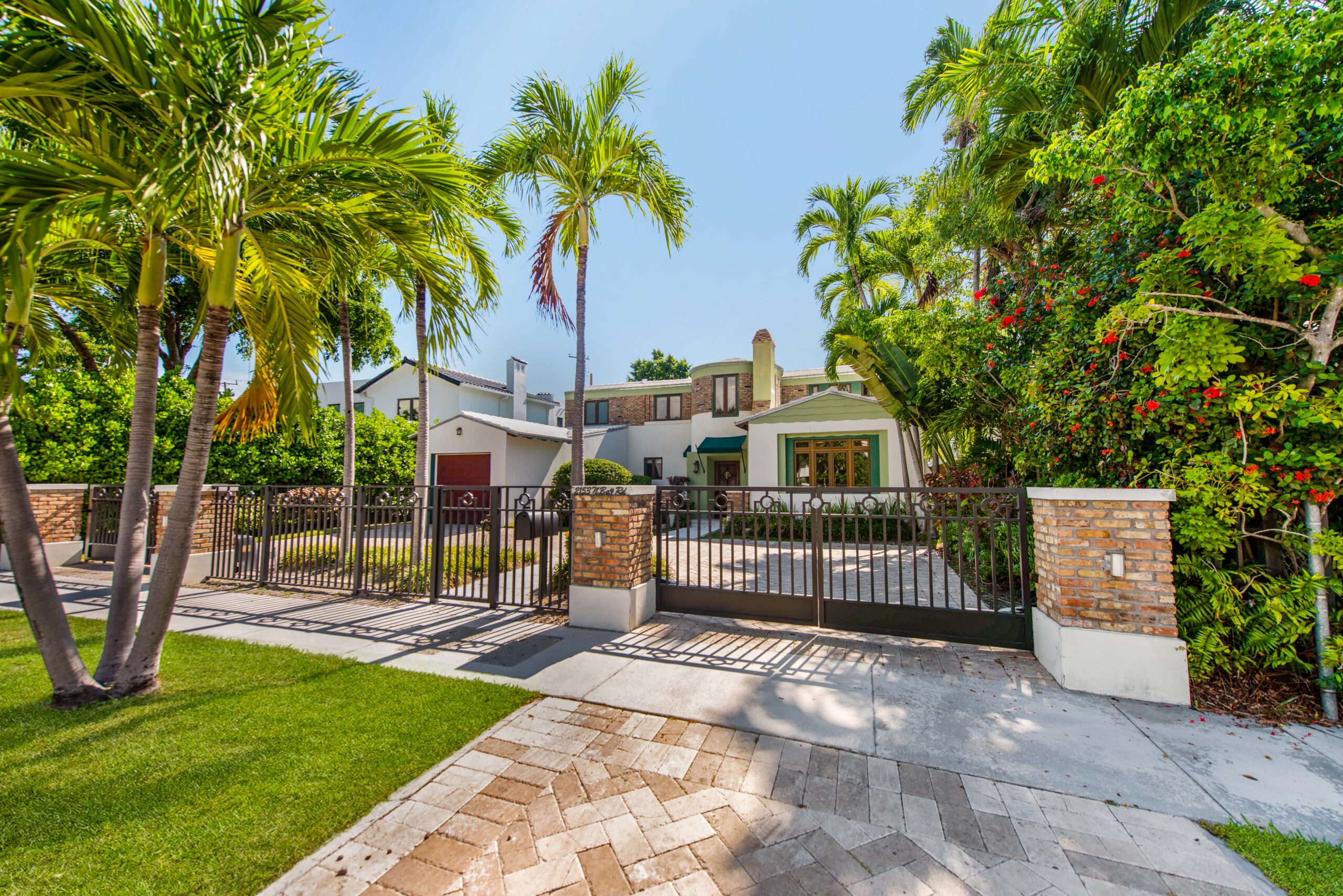 The Oceanfront Opportunity: First-Time Home Selling in Miami Beach