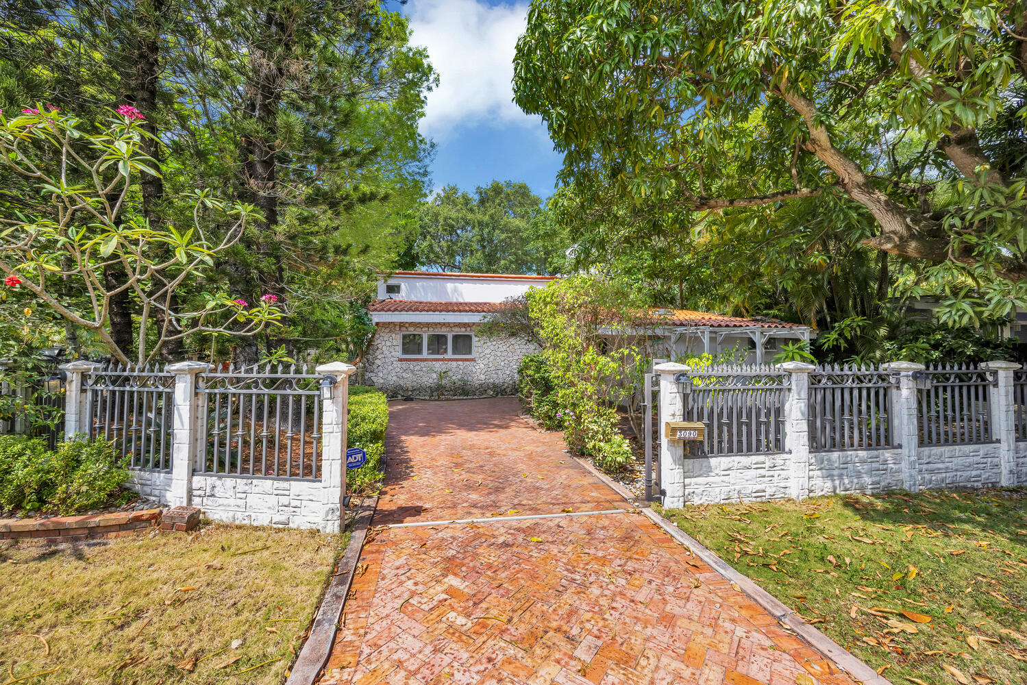 Can I Sell My Home in Coconut Grove If It Needs Repairs? [Selling As-Is]