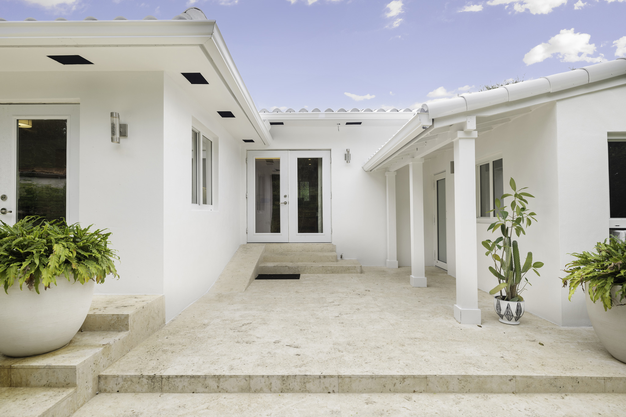 Why Coral Gables Sellers Choose Riley Smith Group