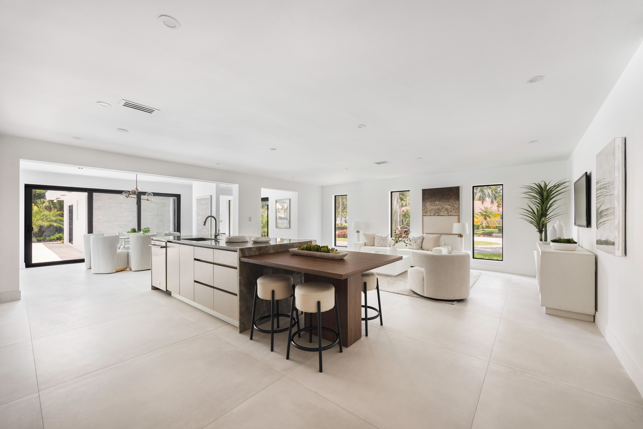 Inside the Gates: Selling in Palmetto Bay’s Most Sought-After Gated Communities