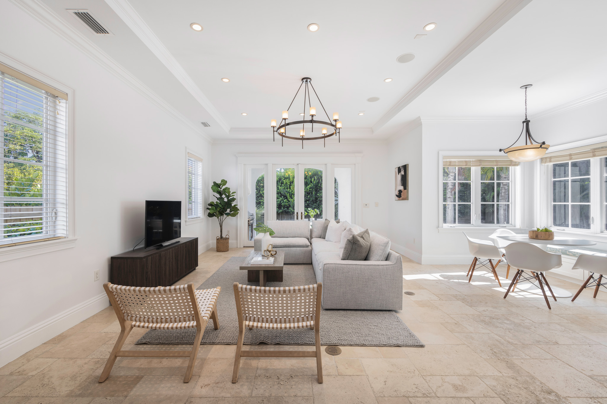 Suburban Comfort Meets City Access: Rent or Buy in South Miami?