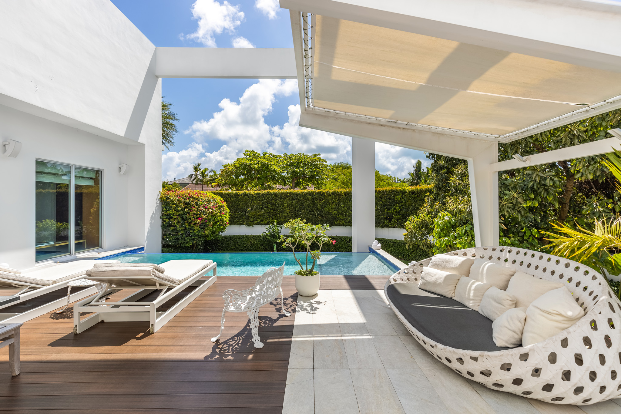 Why Key Biscayne Sellers in 2025 Should Pay Attention to Coral Gables Buyer Trends