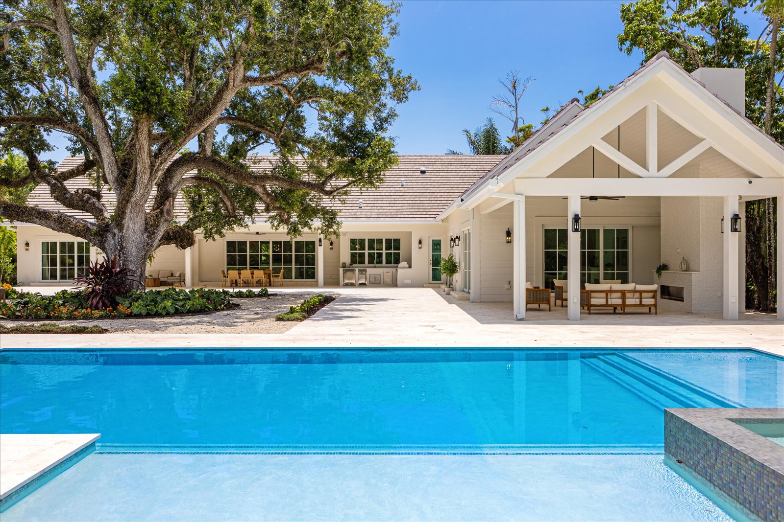 Should You Host an Open House in South Miami? A 2025 Seller’s Guide to Making the Right Move