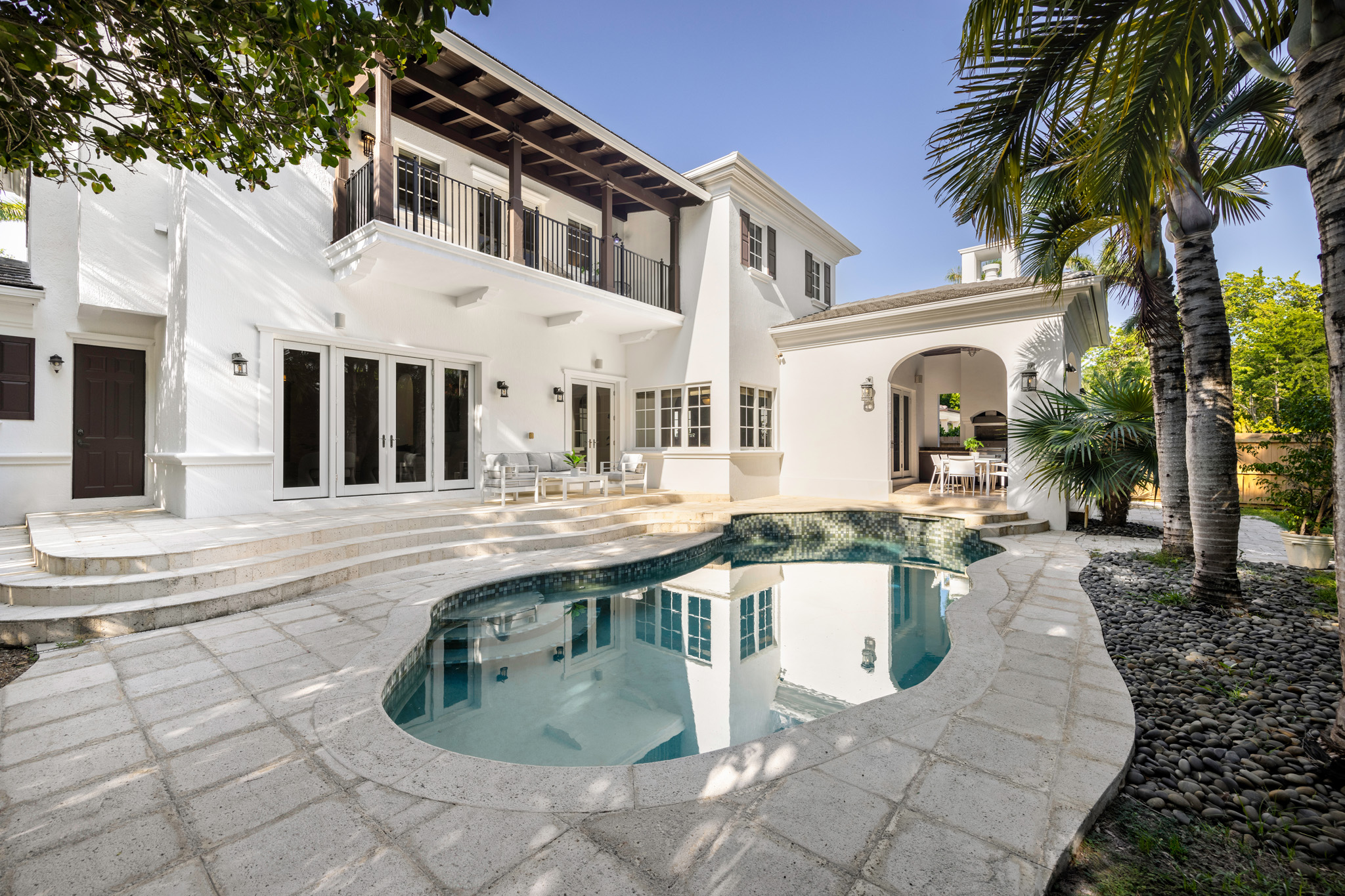 Why South Miami Is the Sweet Spot for Buyers Moving from New York City to Miami?