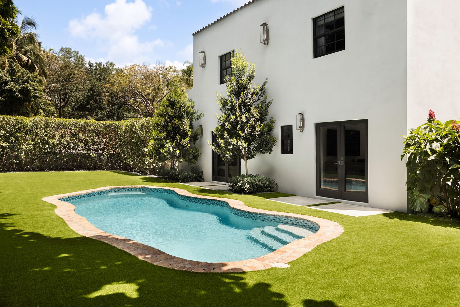 What Defines a Lavish Lifestyle in Coral Gables? A Complete Guide for Home Sellers