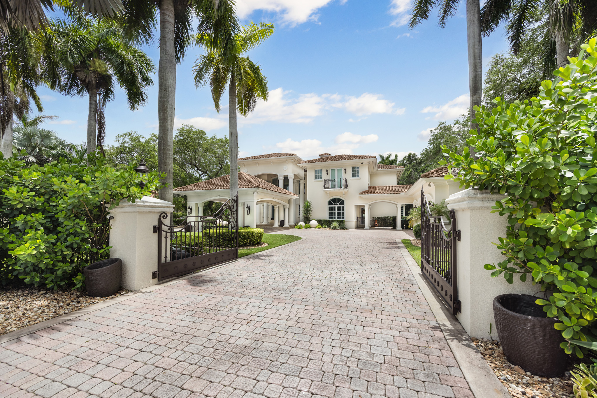 Schenley Park: Miami’s Hidden Gem for Classic Homes and Central Living