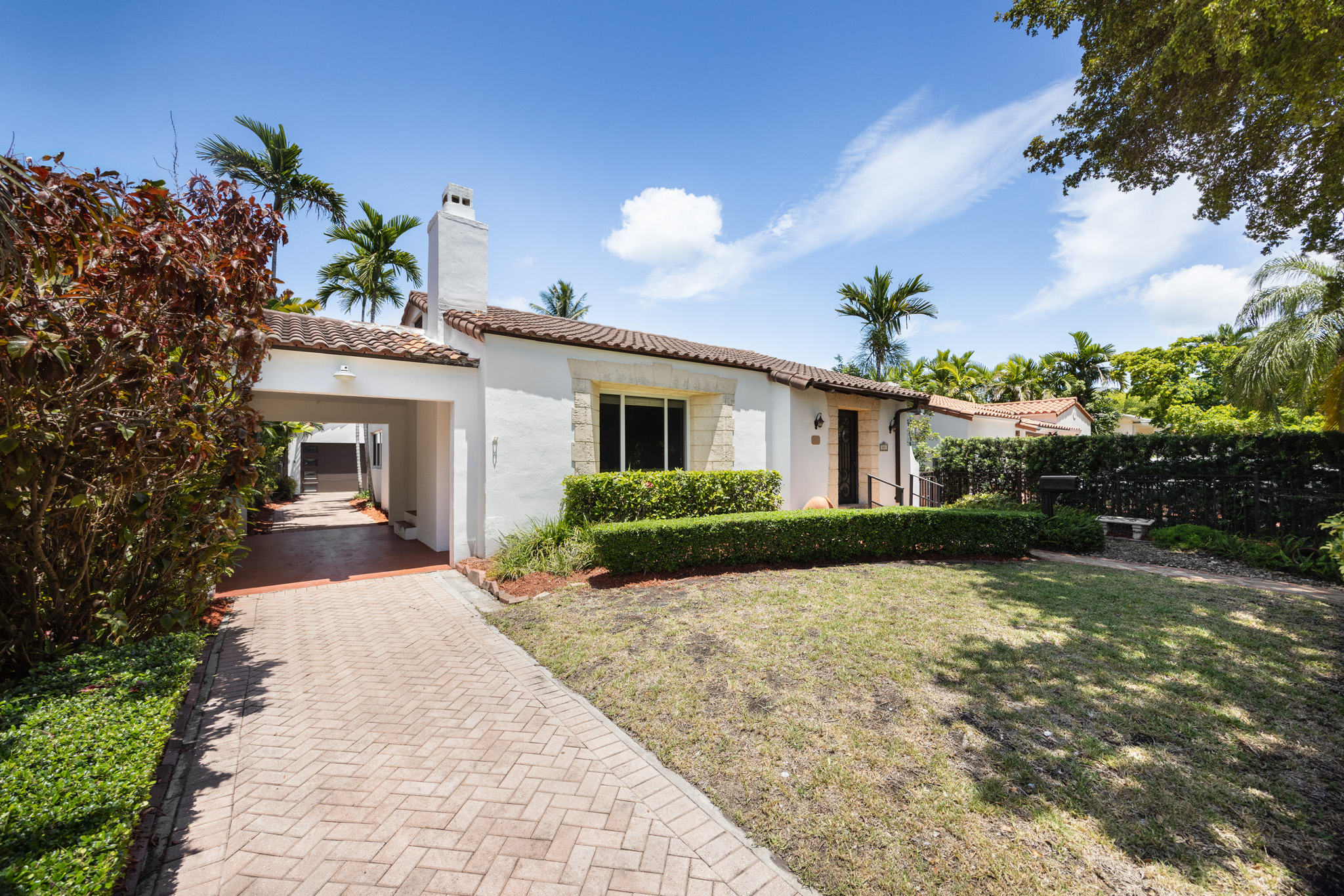 How to Sell a Lavish Lifestyle Home in The Roads: What Buyers Really Want