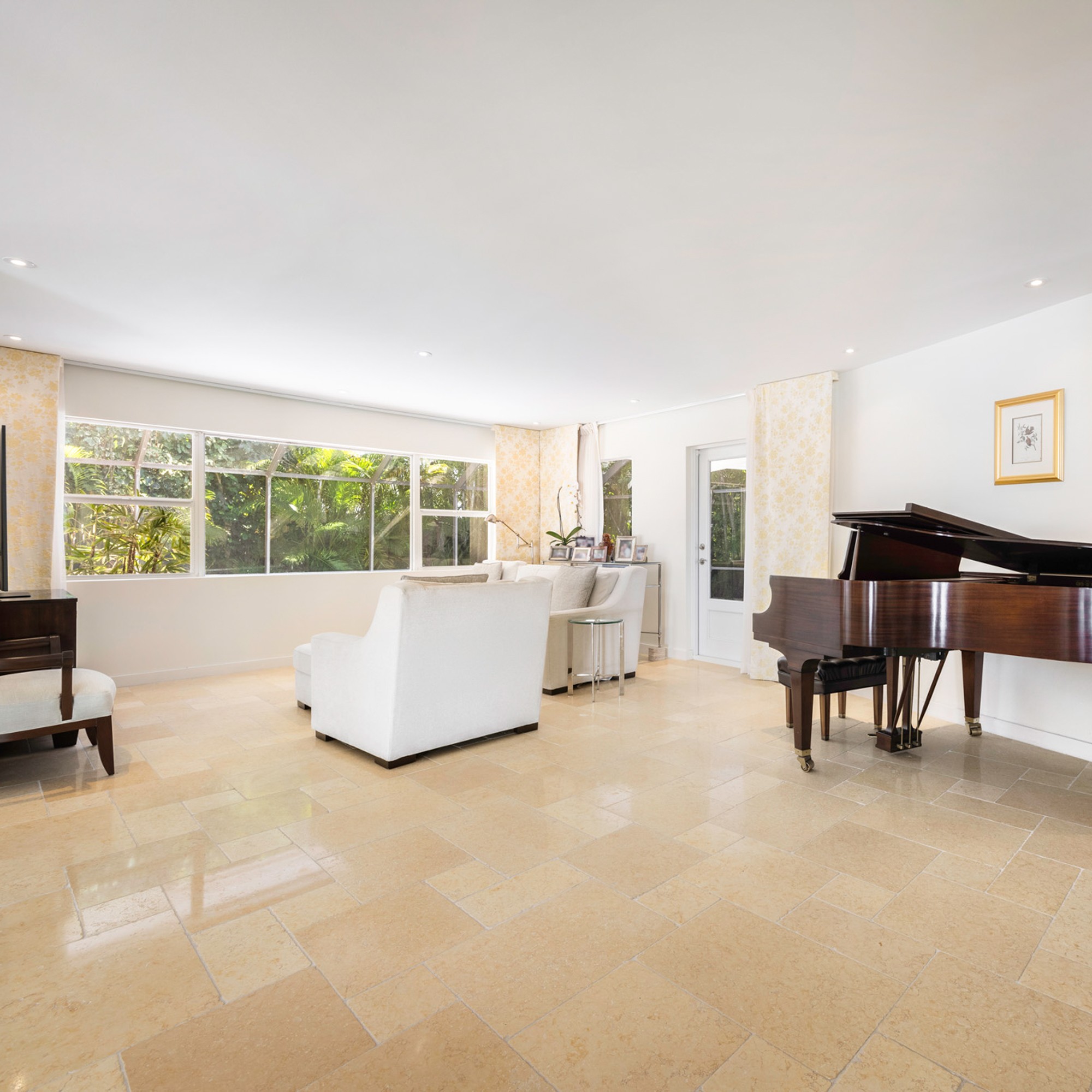 Multiple Offers in Pinecrest? How to Strategize and Maximize Value