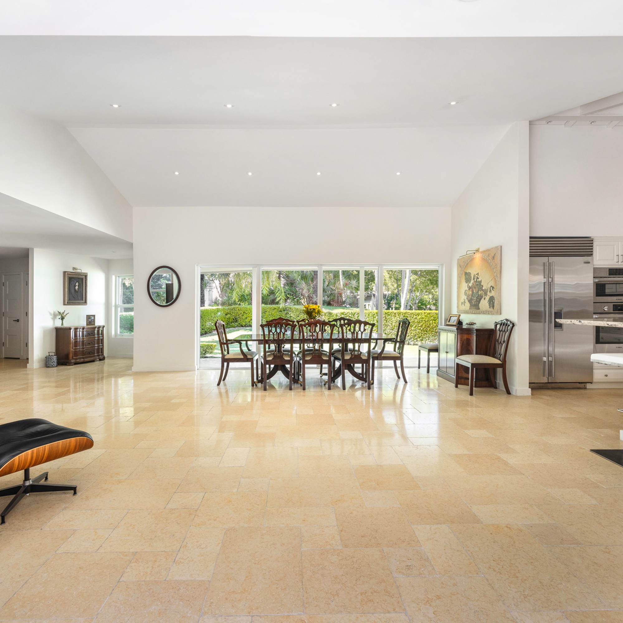 How Can I Sell My Home Fast in Miami, FL? 8 Local Strategies That Get Results