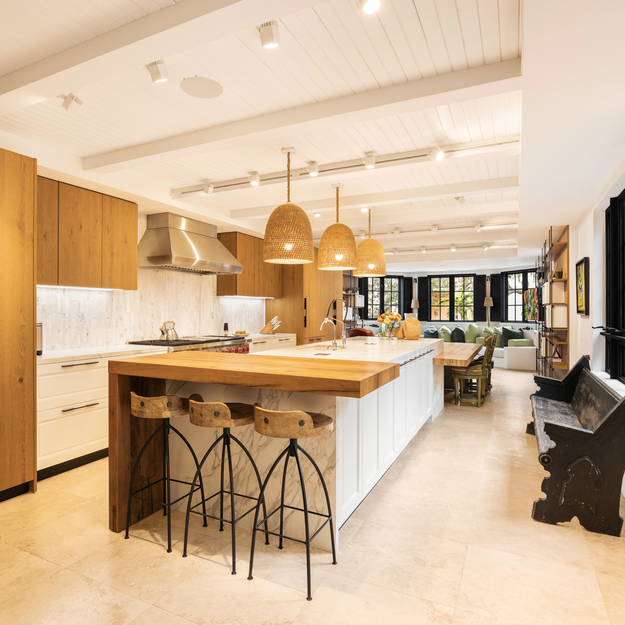 Selling Luxury in Coconut Grove: What Upscale Buyers Expect in 2026