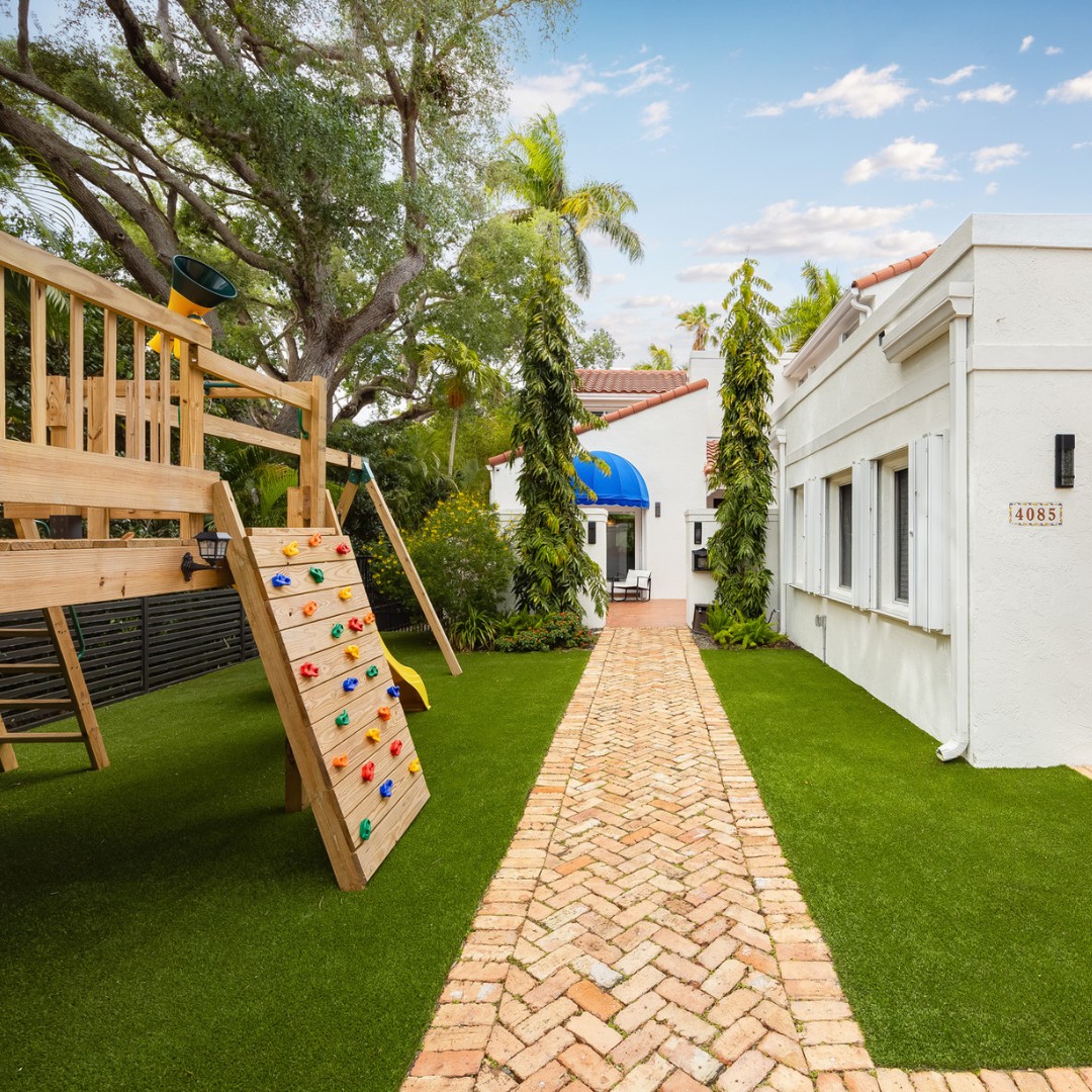 How Riley Smith Group Puts South Miami Listings in the Spotlight