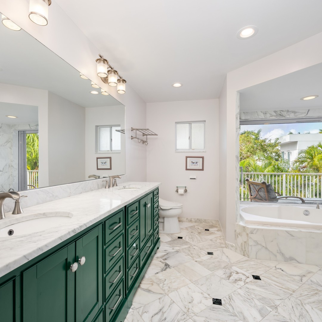 How Riley Smith Group Puts South Miami Listings in the Spotlight