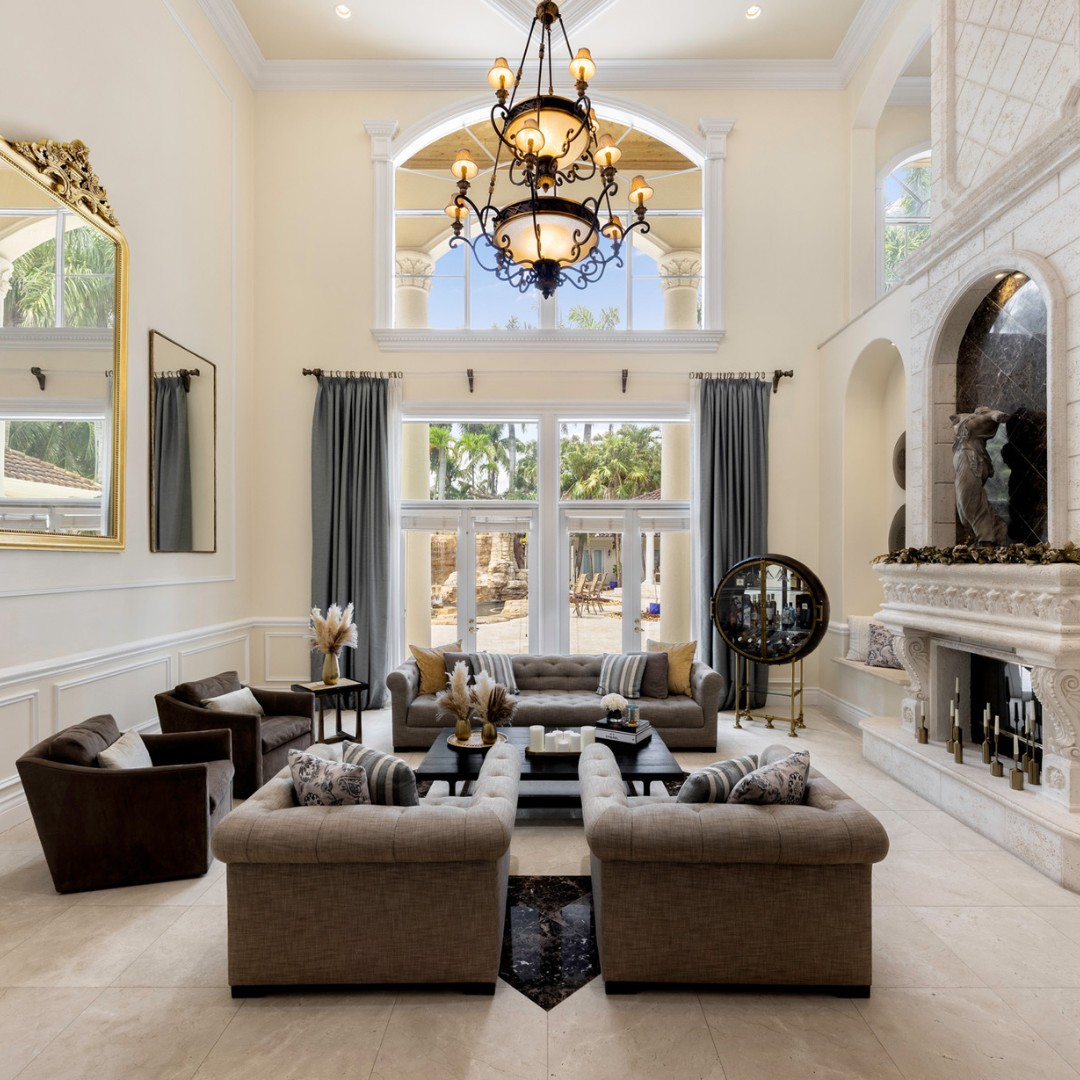 Selling With a Mortgage in Pinecrest? What You Should Know First