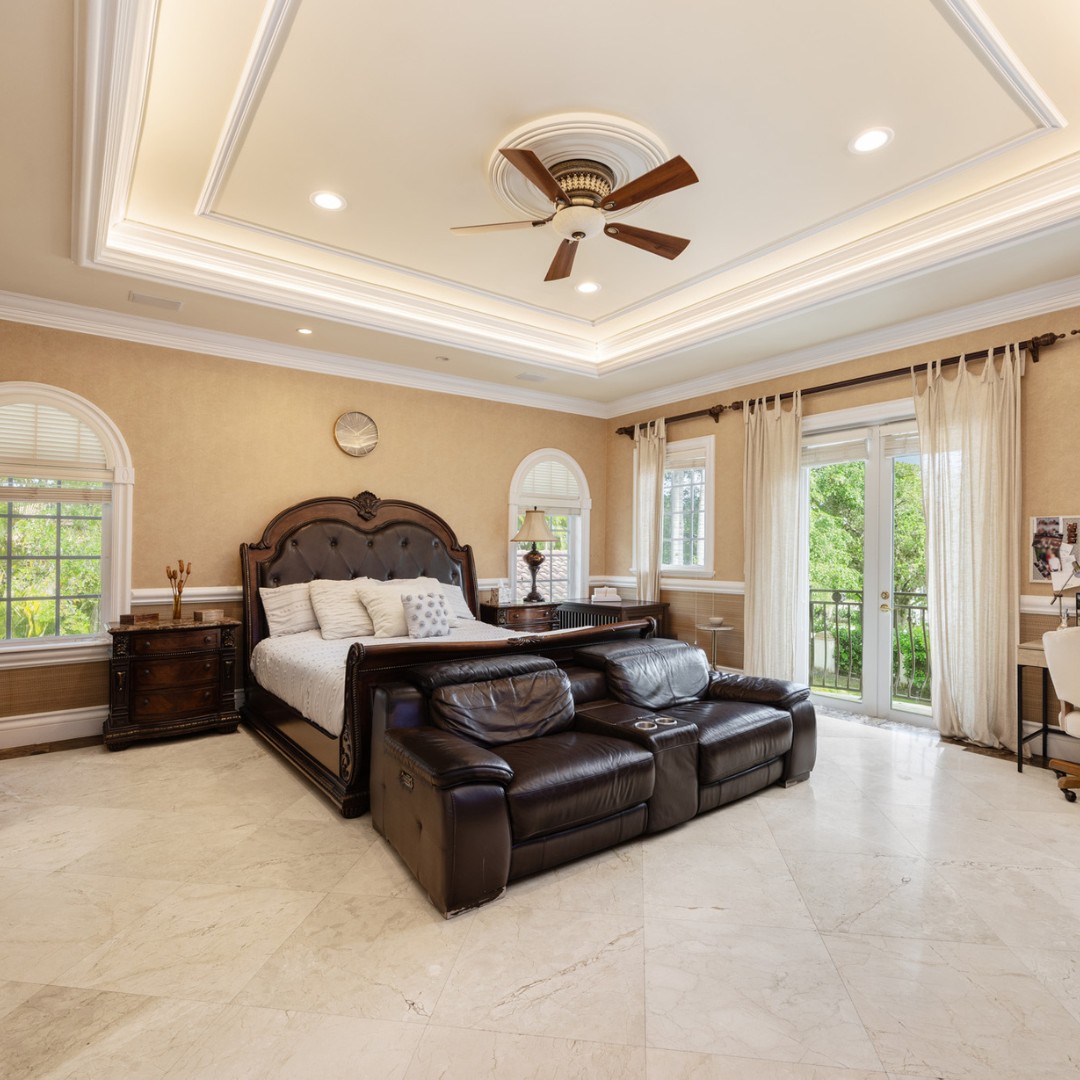 10 Pros and Cons of Waterfront Properties in Miami, FL? A Local Expert’s Breakdown